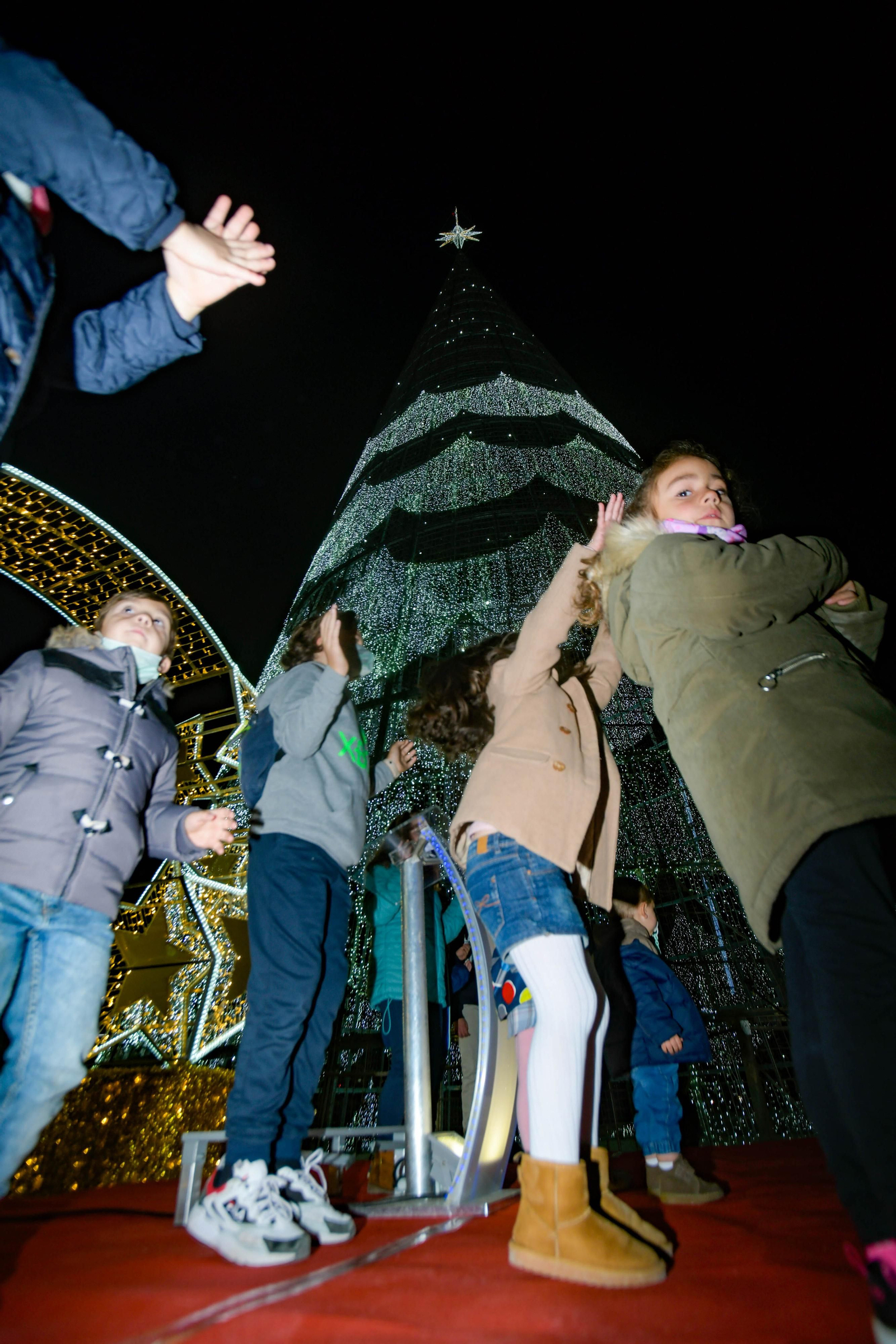 El encendido de la Navidad 2021 en el centro comercial Nevada Shopping, en imágenes