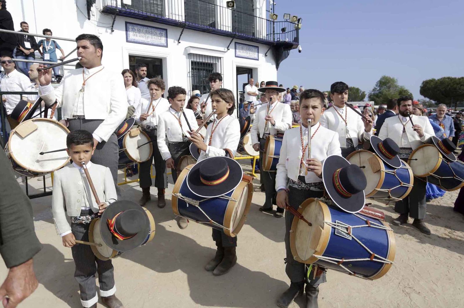 El Rocío 2023: Imágenes de ambiente y presentaciones de las Hermandades