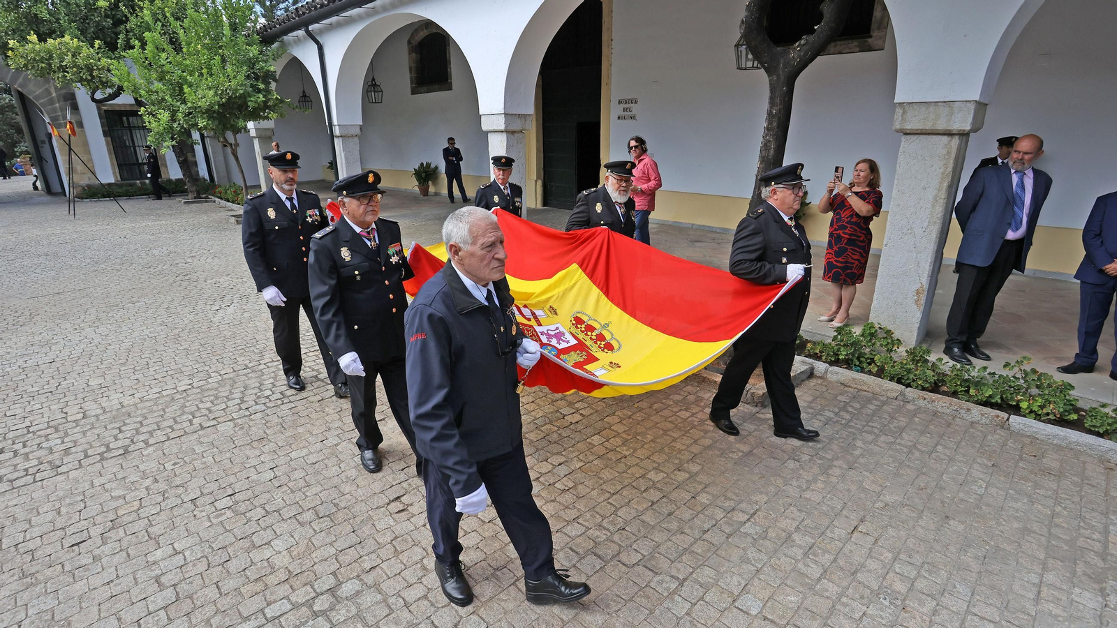 Imágenes del Día de la Policía Nacional en las Bodegas Fundador de Jerez