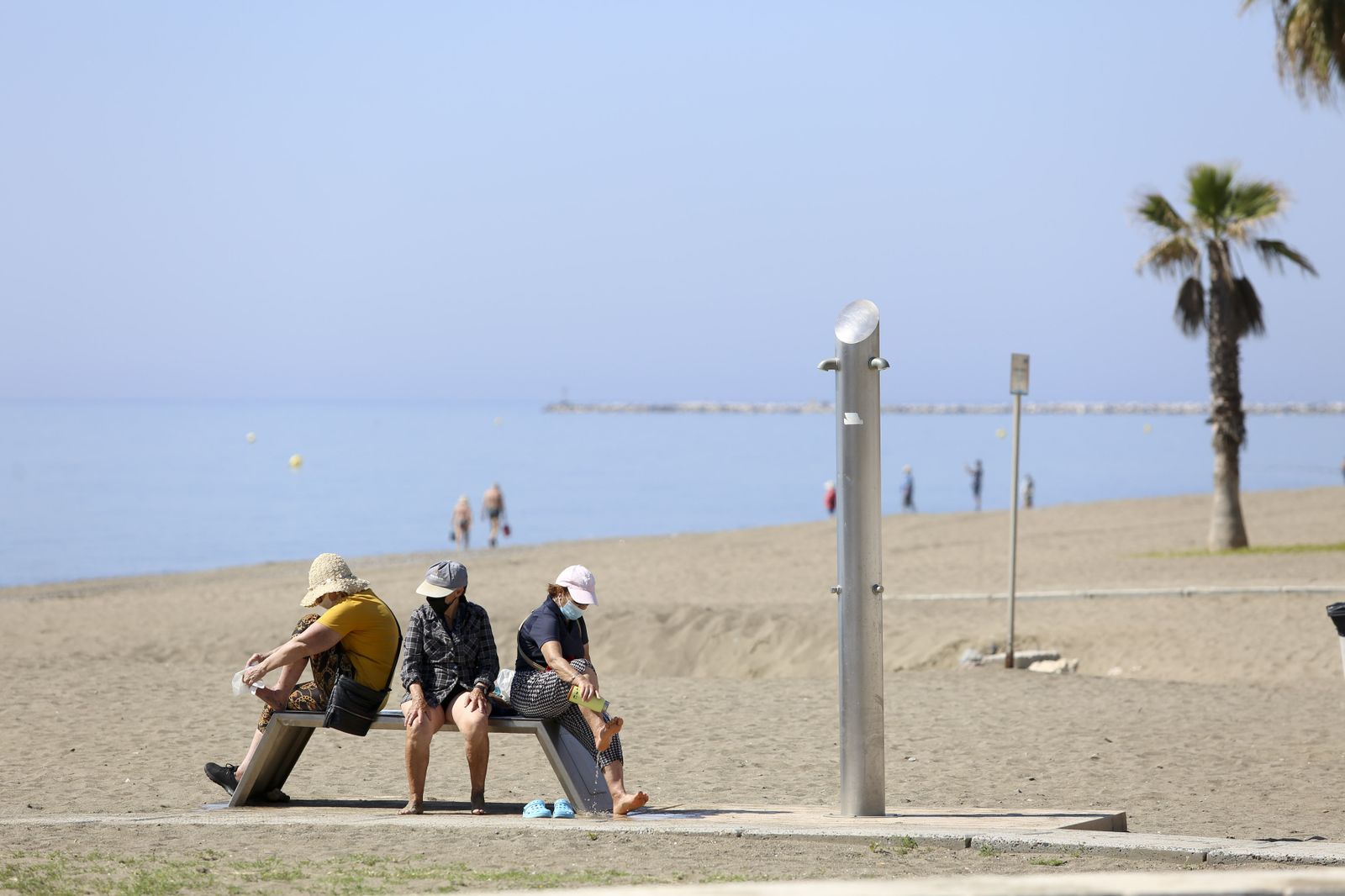 La playa de Huelin, en Málaga capital, en el cuarto día de la fase 1