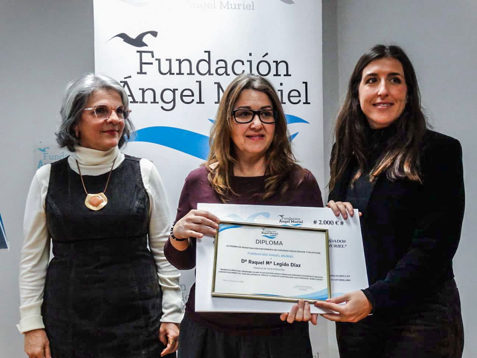 Fotografías de la entrega del VII Premio de Enfermería en Cuidados Oncológicos y Paliativos