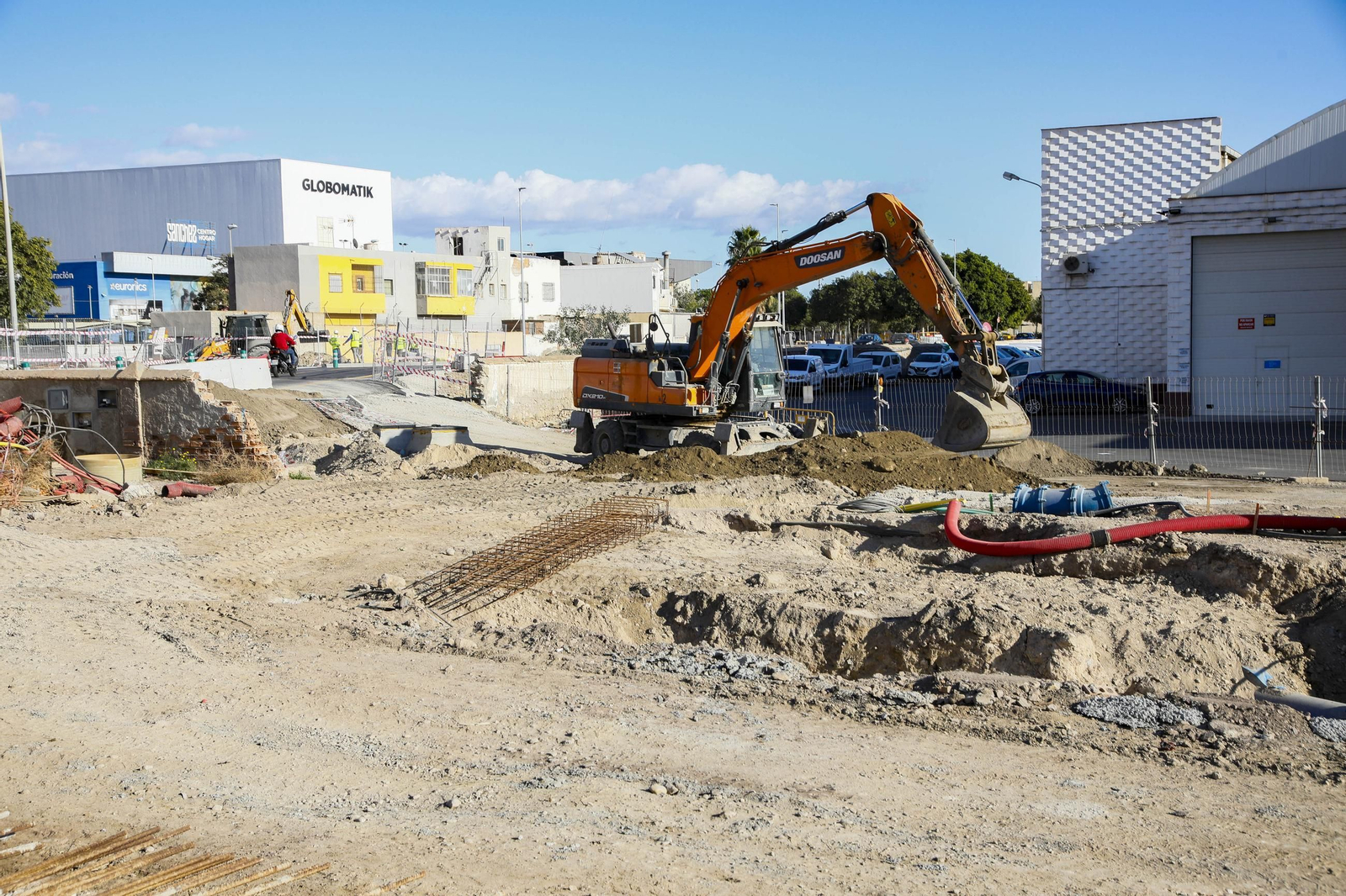 Las mejores imágenes del derribo en el puente de la autovía del aeropuerto y el túnel de La Goleta