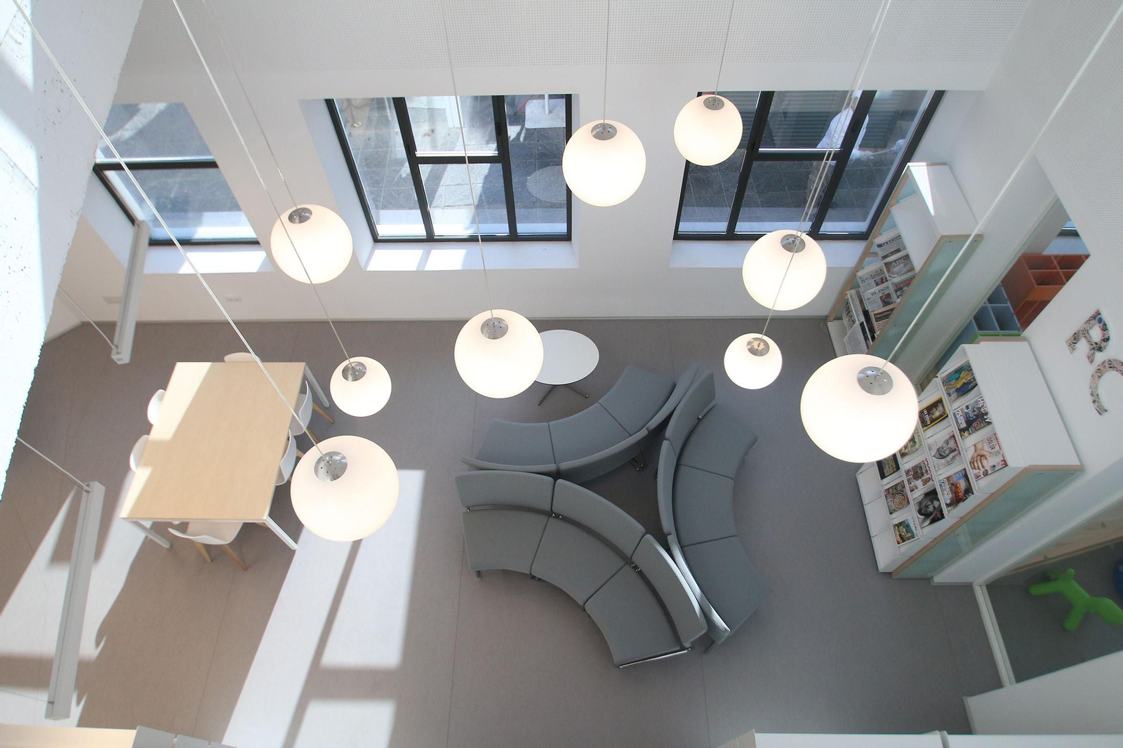 Fotogalería de la Biblioteca Central José María Artero