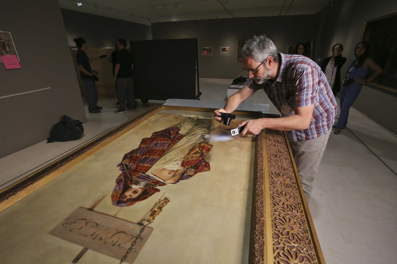 Fotos del montaje de la nueva exposición del Museo Carmen Thyssen