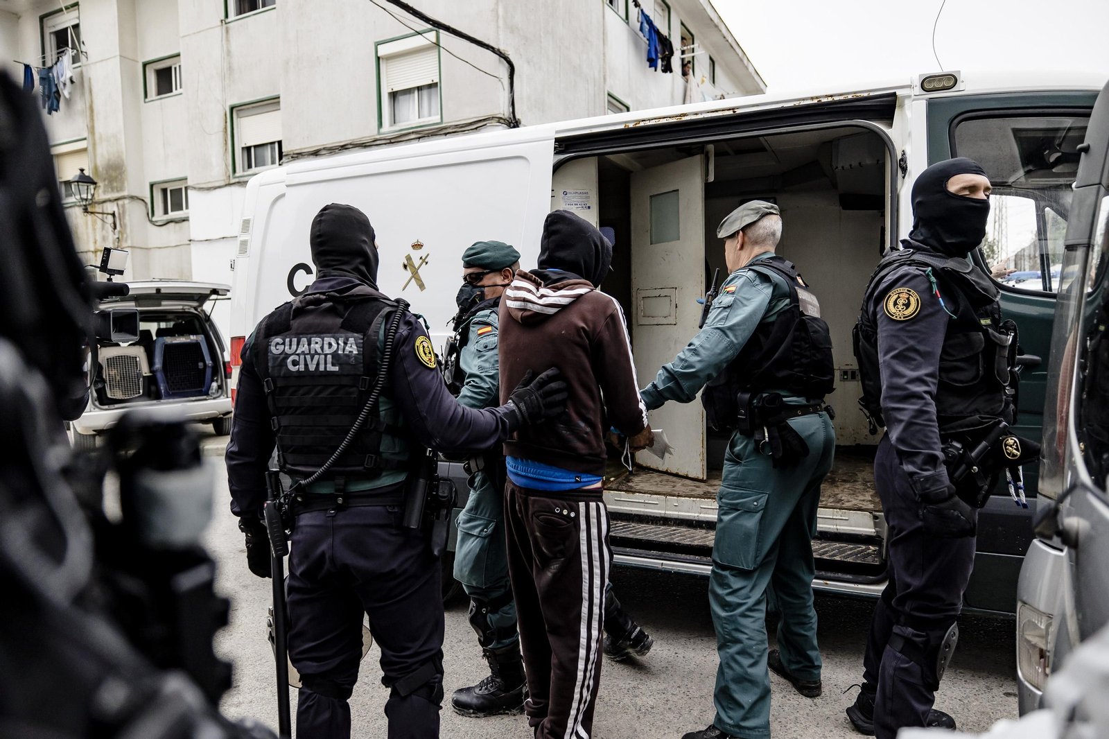 Imágenes de la interveción antidroga de la Guardia Civil en Barbate.