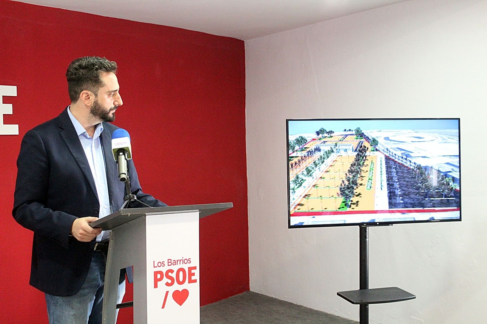 Daniel Perea, este miércoles en rueda de prensa presentando el Parque de Feria.