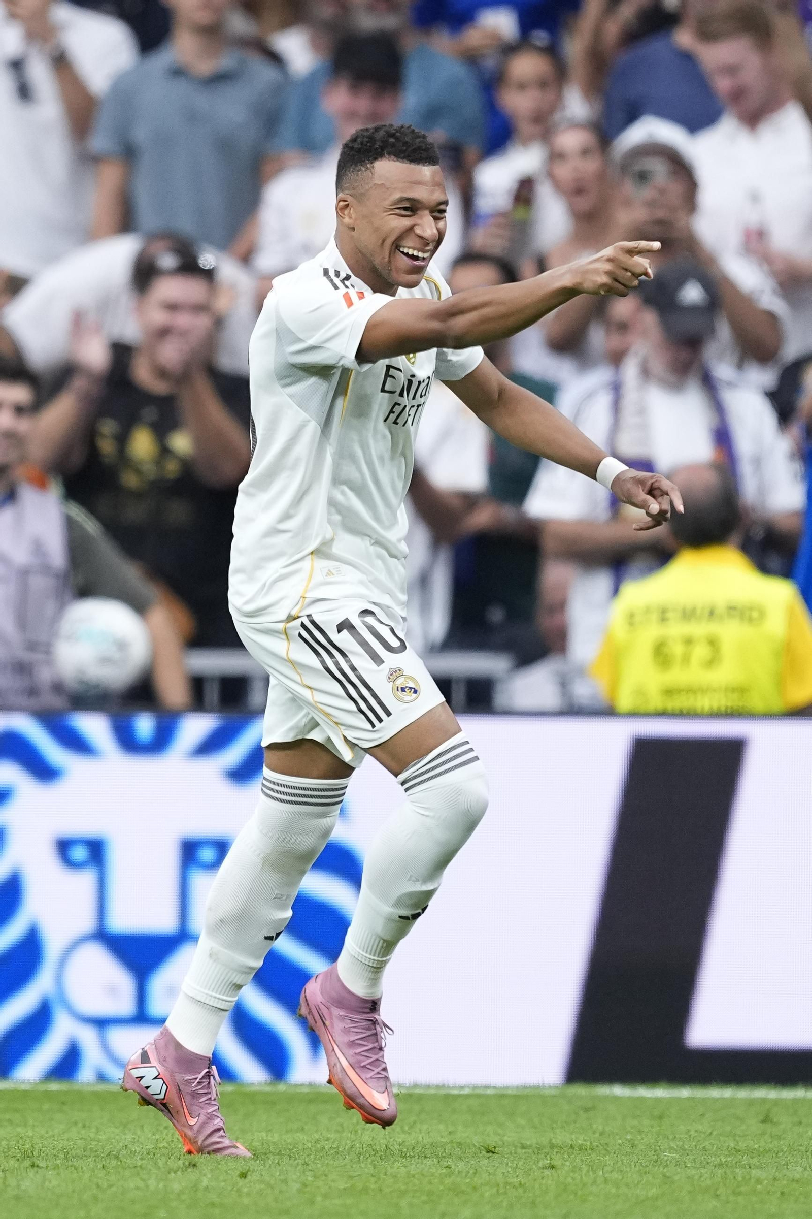 EuropaPress_6969880_Kylian_Mbappe_of_Real_Madrid_CF_celebrates_a_goal_.jpg