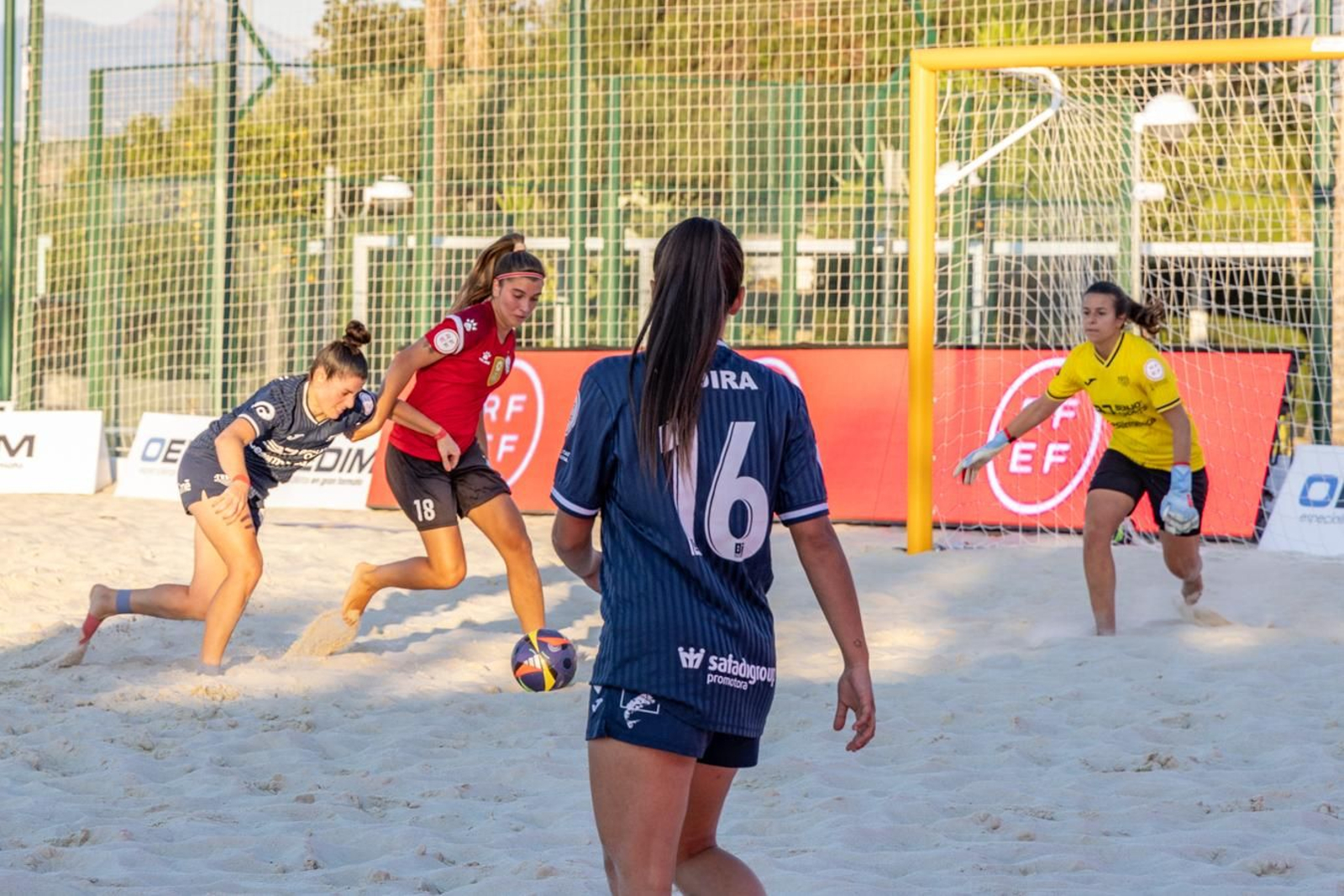 Jaén vibra con la Copa Federación de fútbol playa, en imágenes