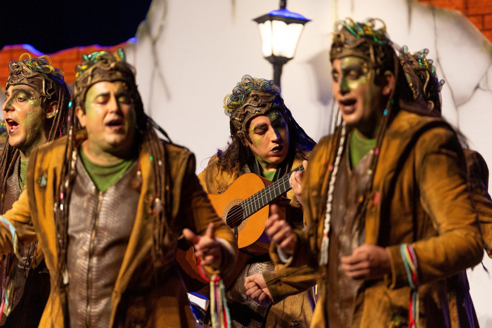 Imágenes de la actuación de la comparsa de Ayamonte "La Venenosa" en el Carnaval Colombino