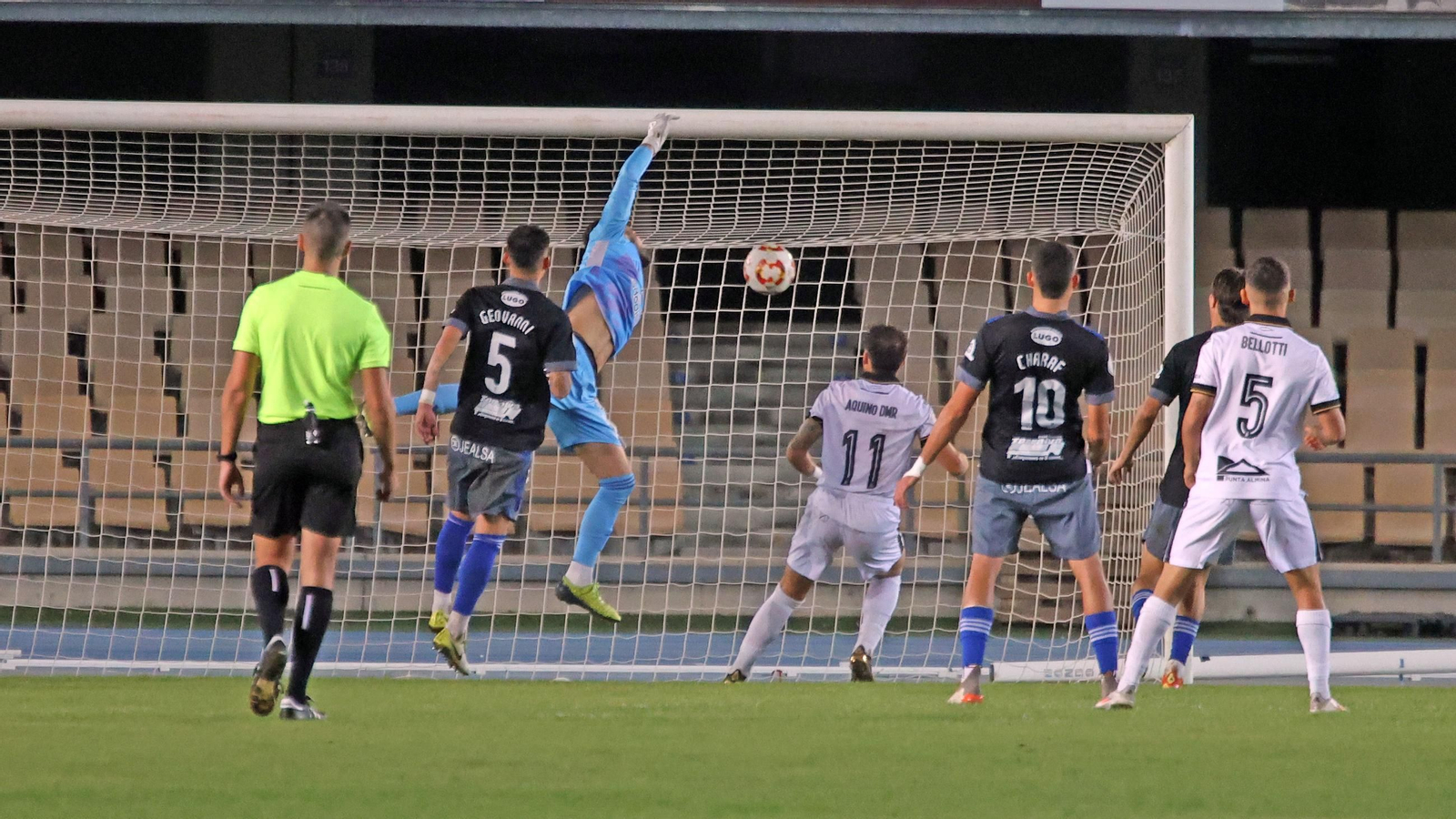 Imágenes de la eliminatoria de Copa del Rey entre el Xerez CD y el AD Ceuta FC en Chapín