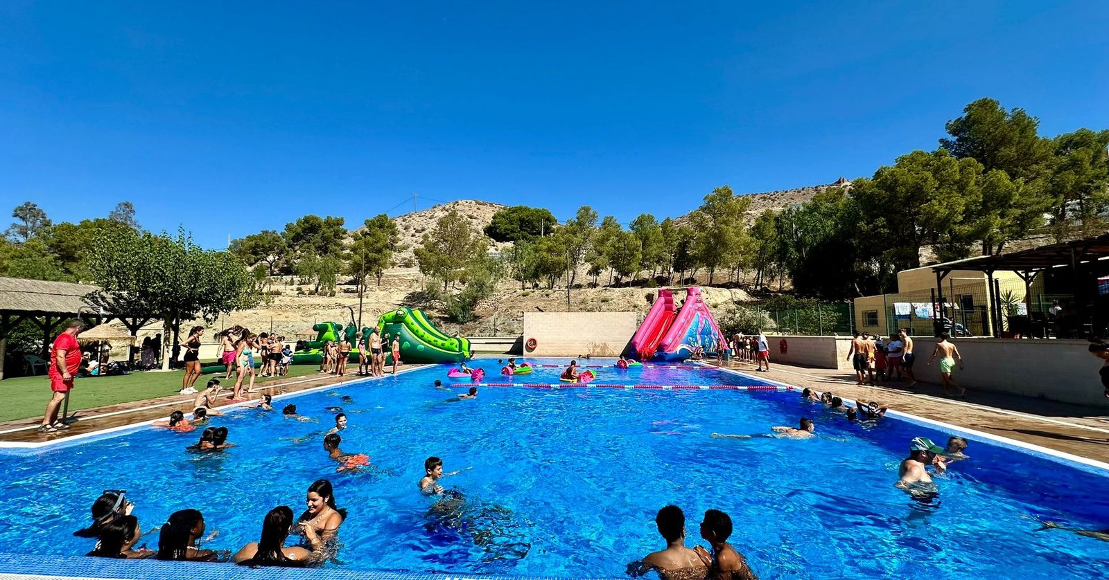 La procesiòn de la Patrona y el conciero de María Villalón clausuran los festejos de Tabernas