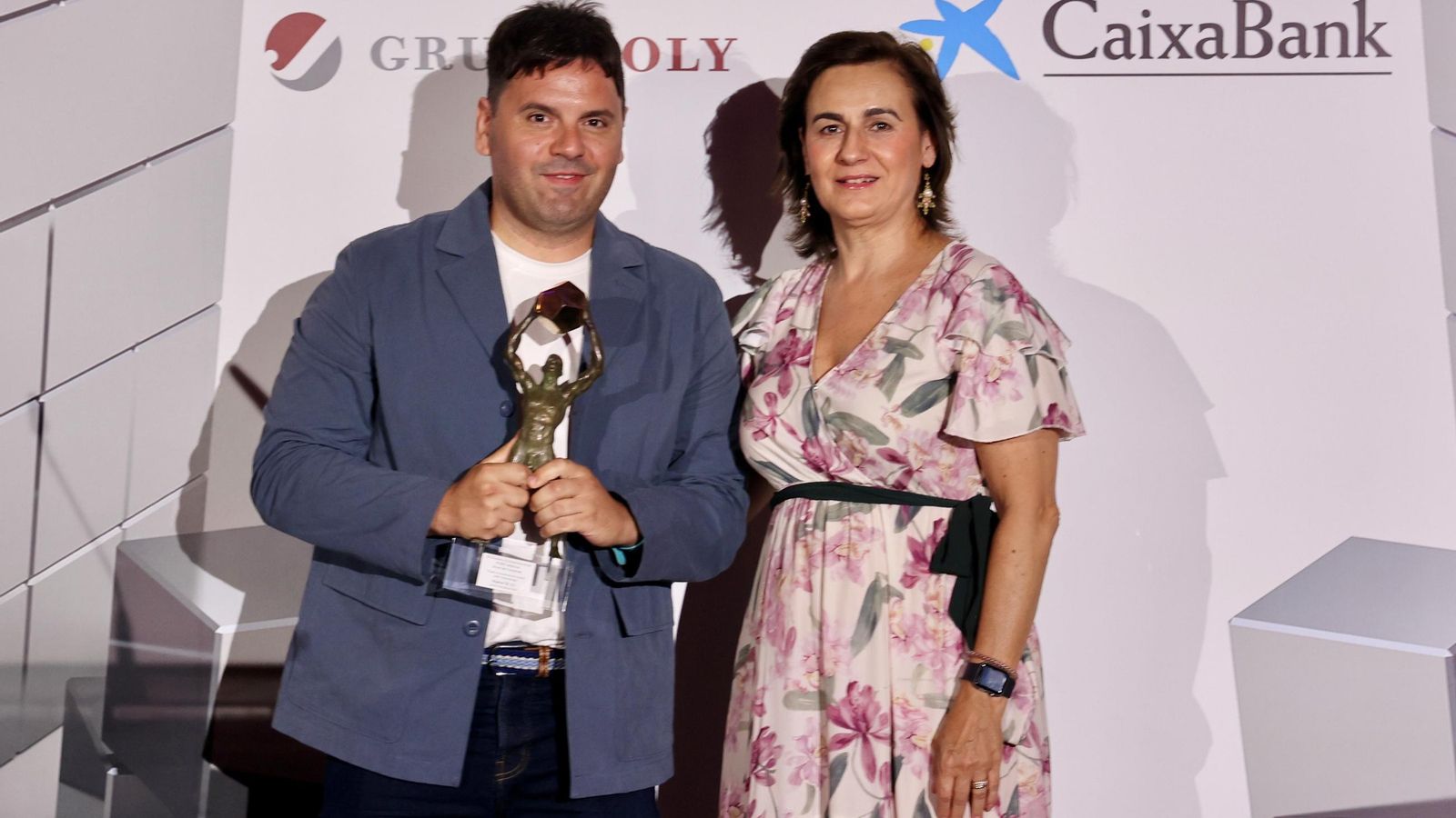 José Manuel Baena, CEO de Regemat 3D, con Cláudia Boesch, cónsul de Portugal en Sevilla José Manuel Baena, CEO de Regemat 3D, con Cláudia Boesch, cónsul de Portugal en Sevilla