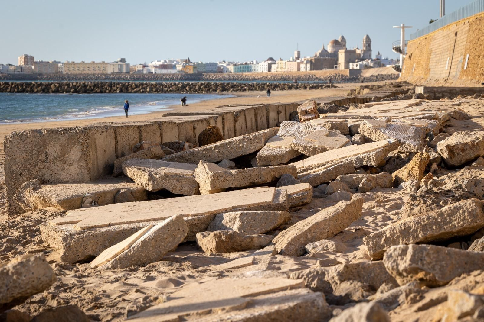 Las imágenes del lamentable estado de este tramo de la Playa Victoria