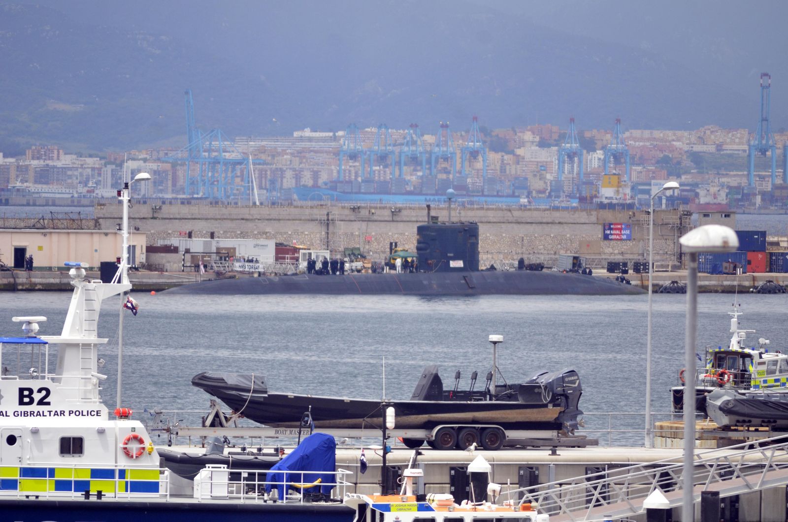 El submarino, atracado en Gibraltar.