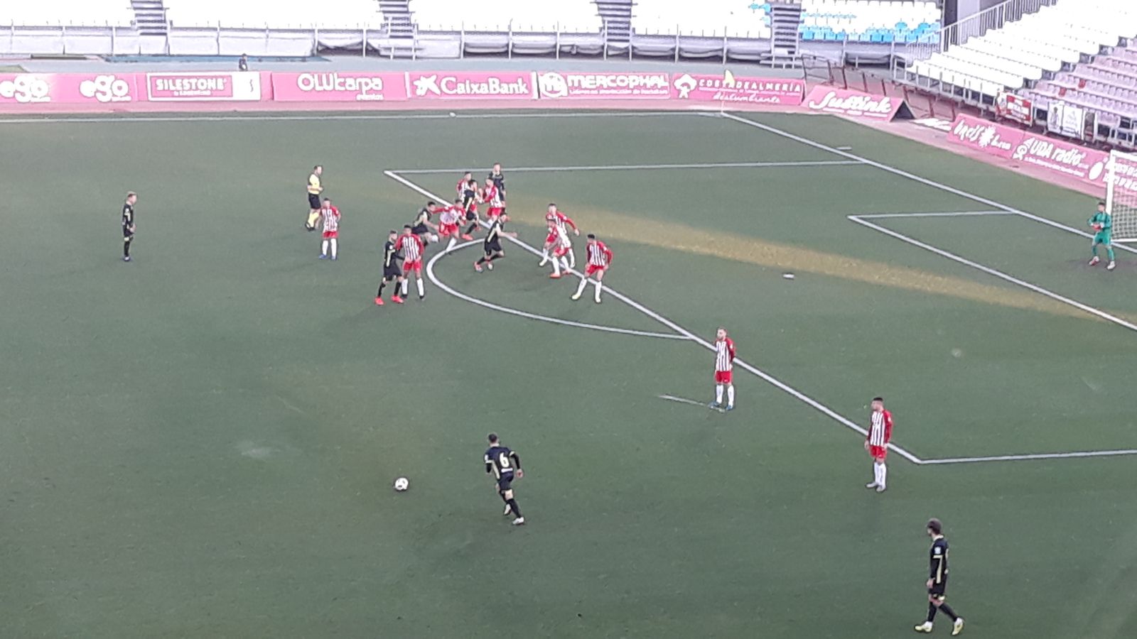 Falta favorable al Granada B.