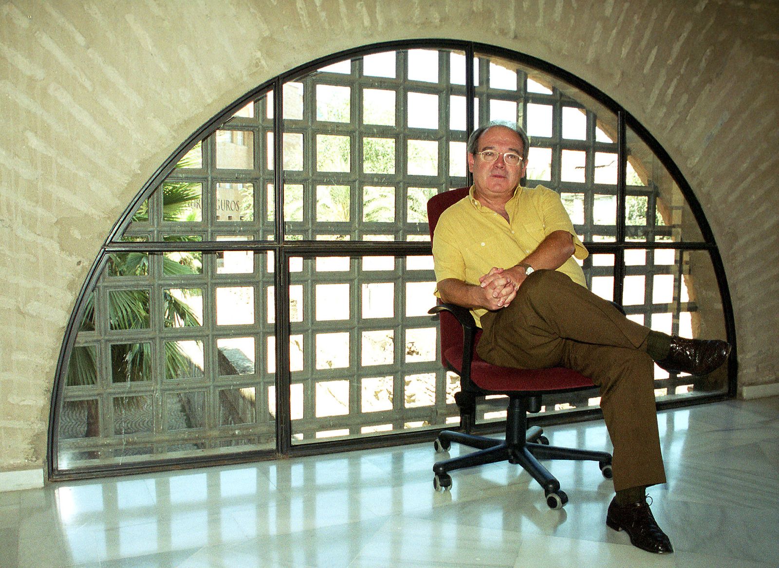 Manuel Herrera en una imagen de archivo del año 2000, la segunda Bienal que dirigió.