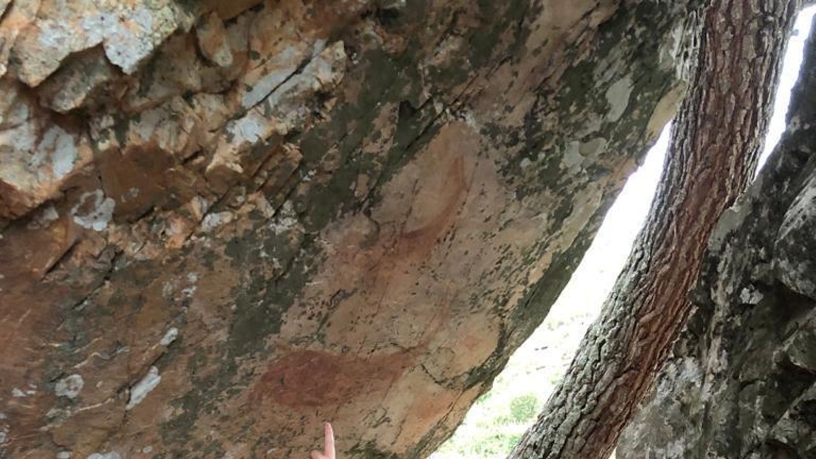 Pintura rupestre en Aldeaquemada.