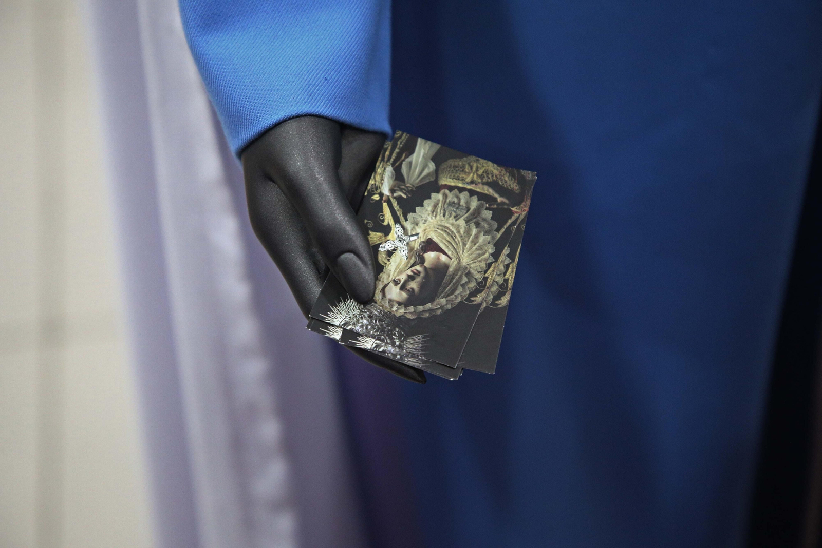 Fotos de la exposición de enseres cofrades en La Línea