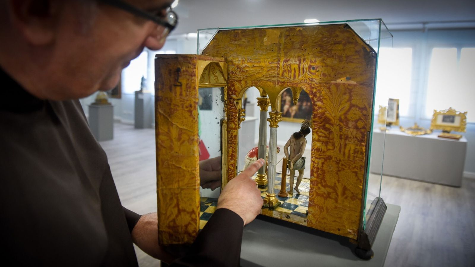 Hornacina de la Flagelación, vista desde su apertura trasera.