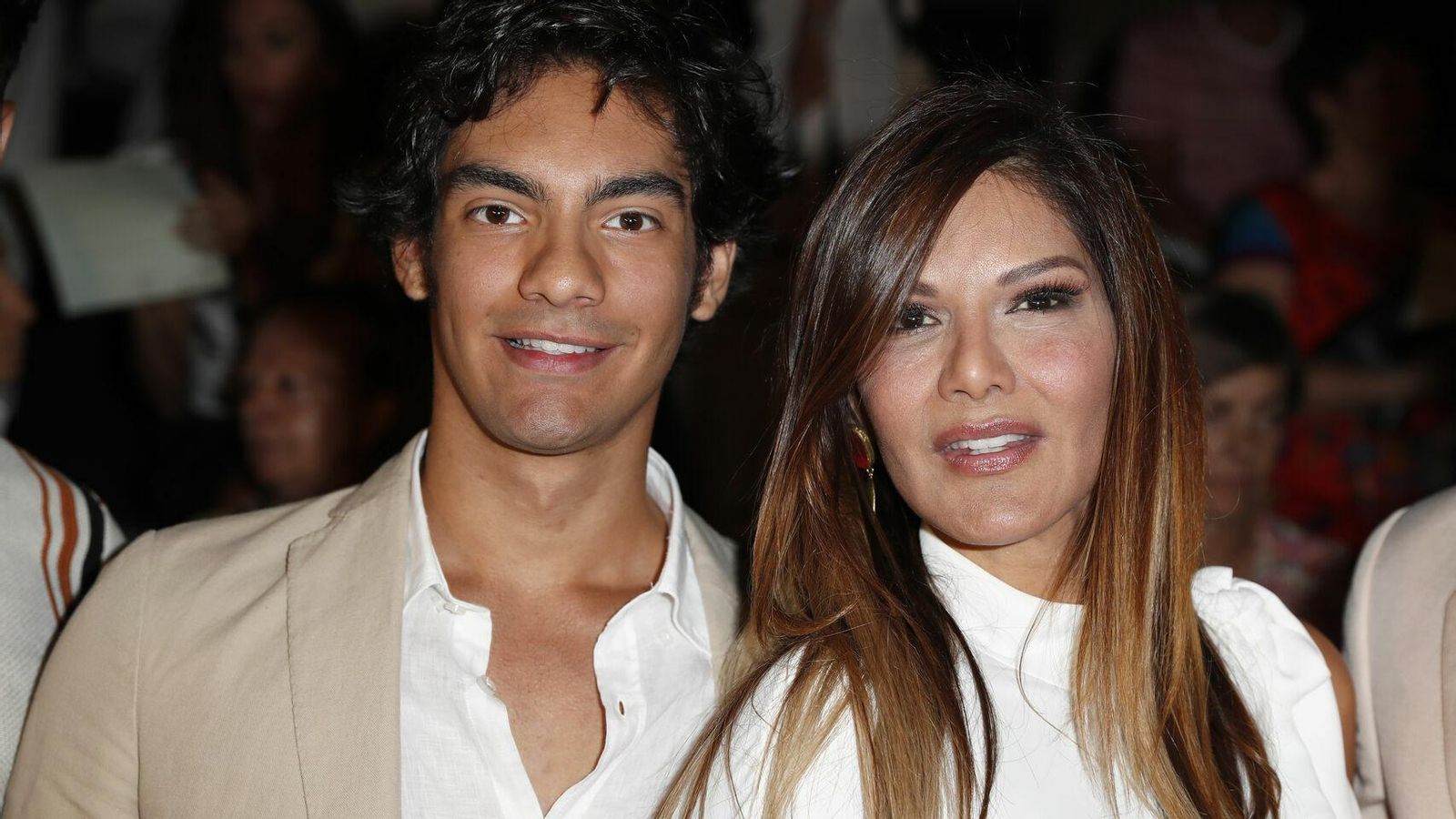 Ivonne Reyes con su hijo, Alejandro.