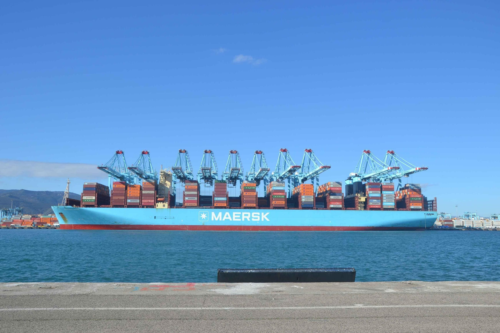El 'Maastricht Maersk', durante su escala en el Puerto de Algeciras