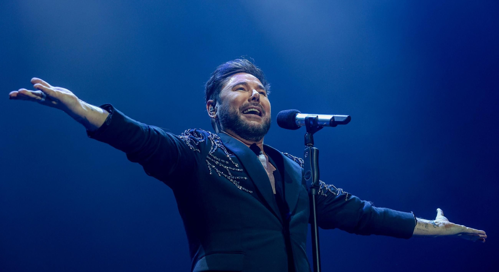 Miguel Poveda en una de sus actuaciones