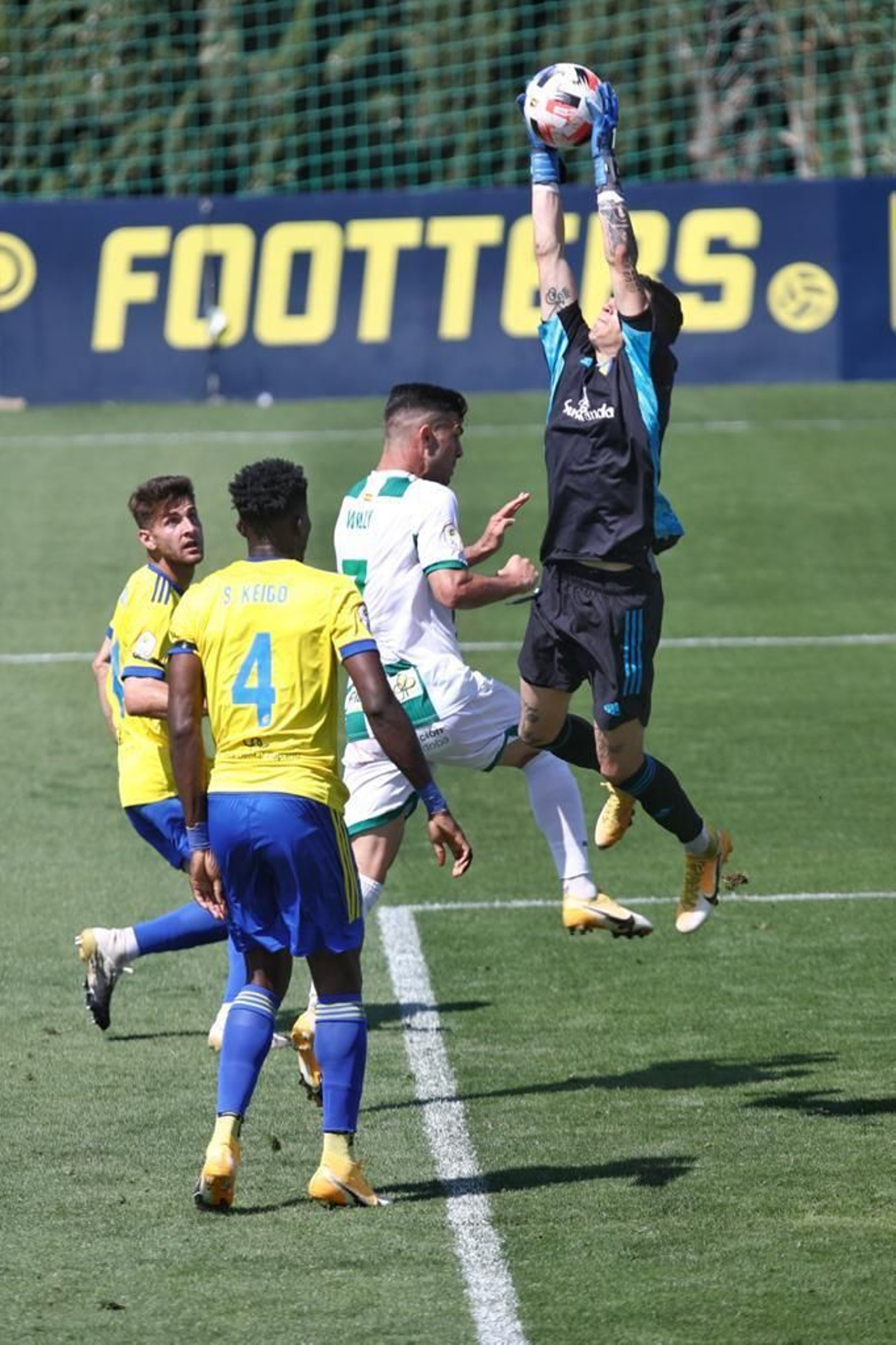 Las imágenes de la derrota del Córdoba CF ante el Cádiz B
