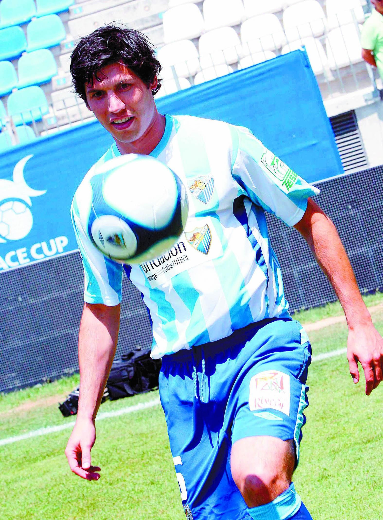 ¿Cómo era la camiseta Umbro en la que se basa la del Málaga CF 2025/26