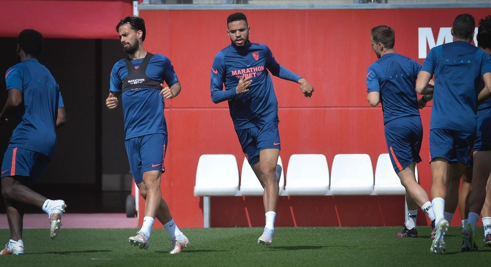 Suso y En-Nesyri, un dúo de atacantes que deshicieron las lesiones.