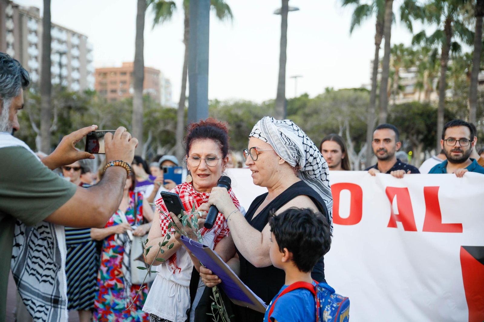 Imágenes de la manifestación en Almería por el genocidio en Palestina