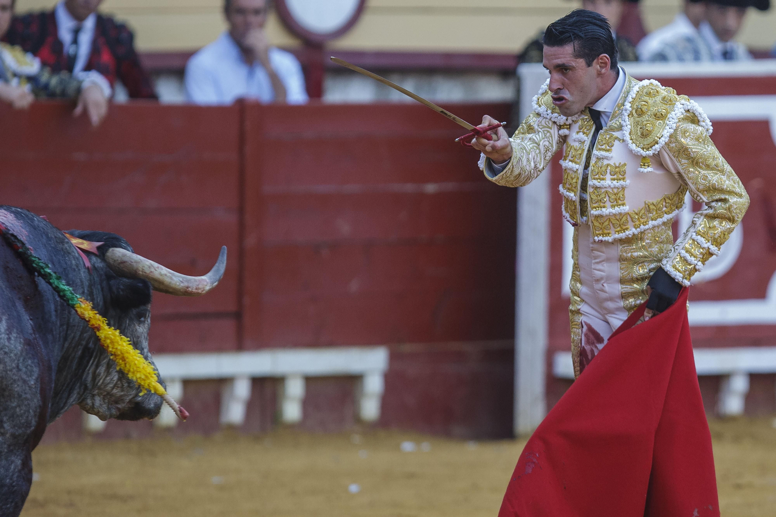 Las imágenes de la tarde de toros del domingo en El Puerto