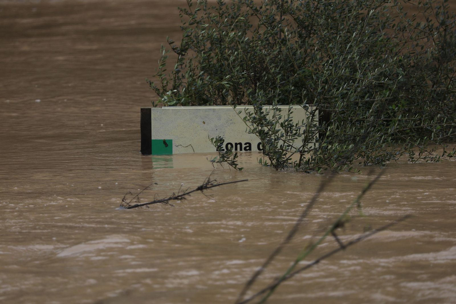 Fotos de las inundaciones y efectos de la borrasca Leonardo en Jimena y Tesorillo