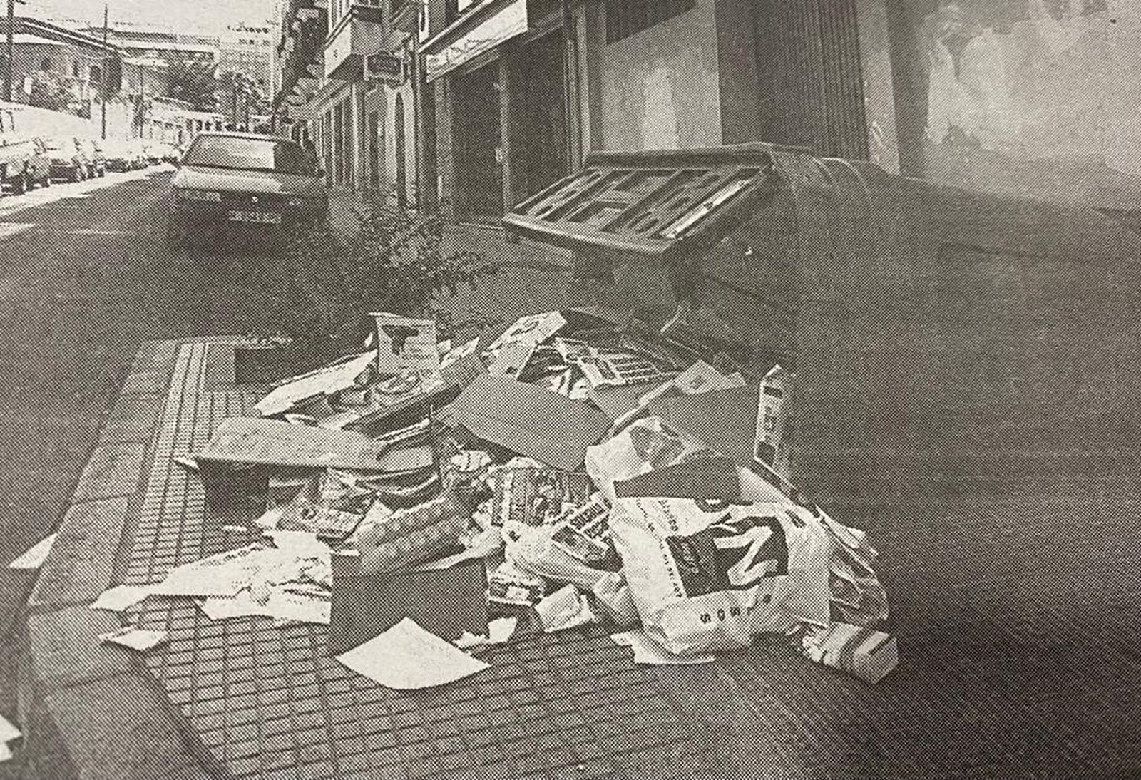 Un contenedor caído en el año 2000 en Huelva