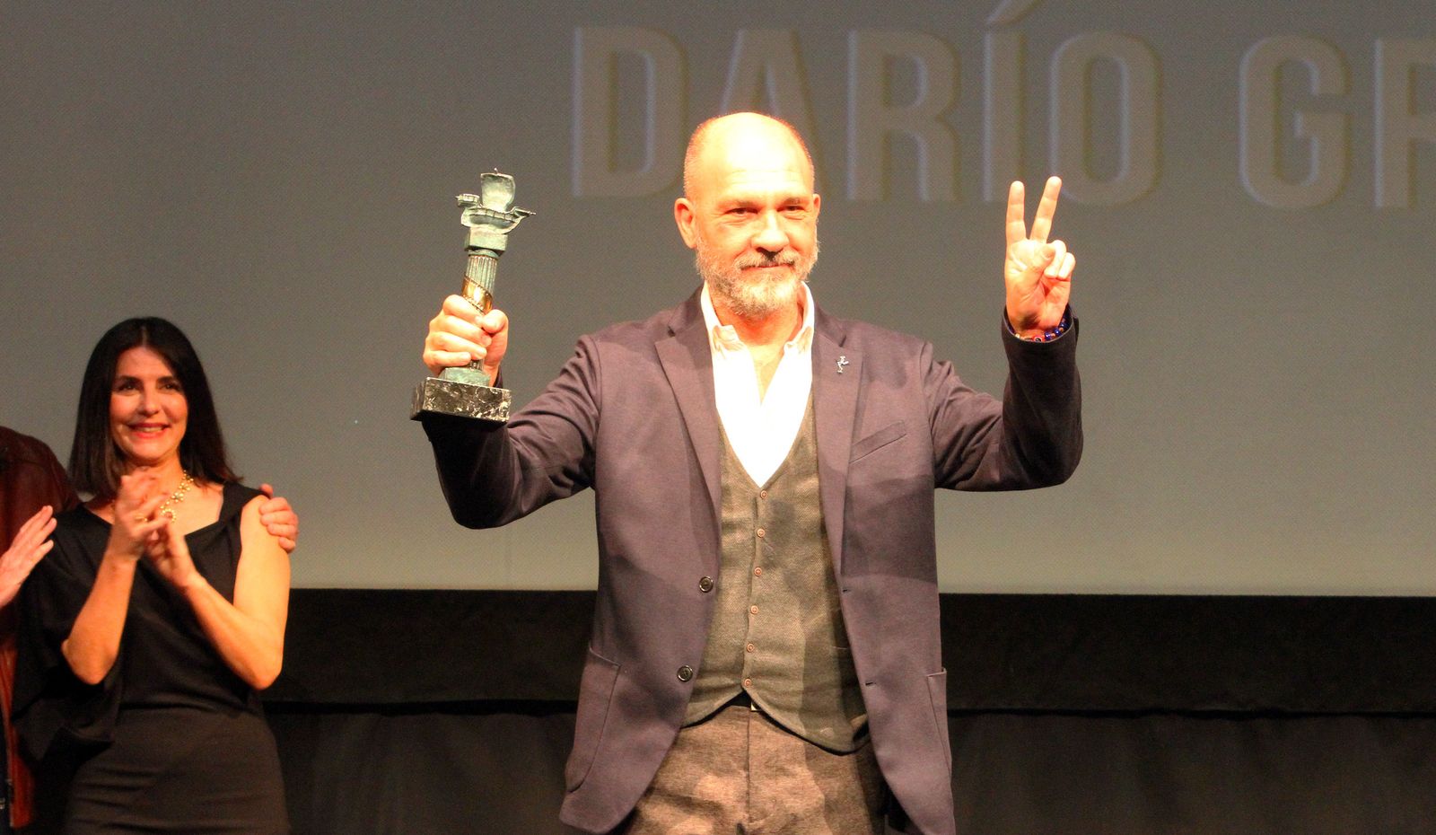 Imágenes de la entrega del premio Ciudad de Huelva a Darío Grandinetti.