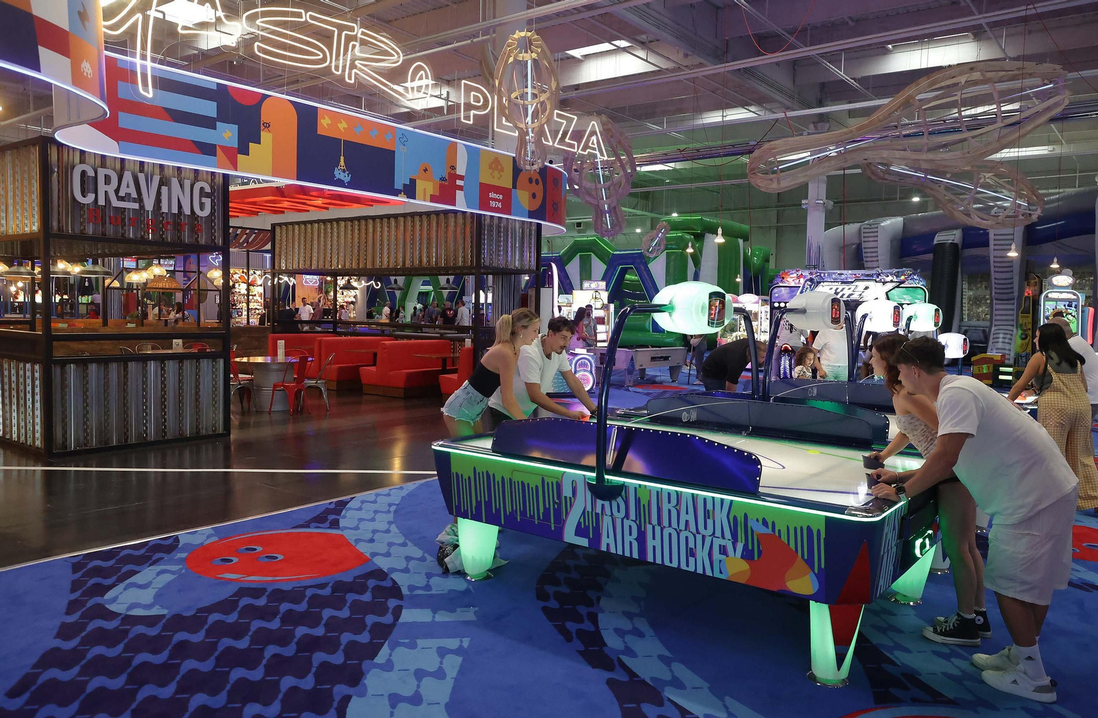 Fotos de la inauguración de Mega Ozone Browling en Los Barrios