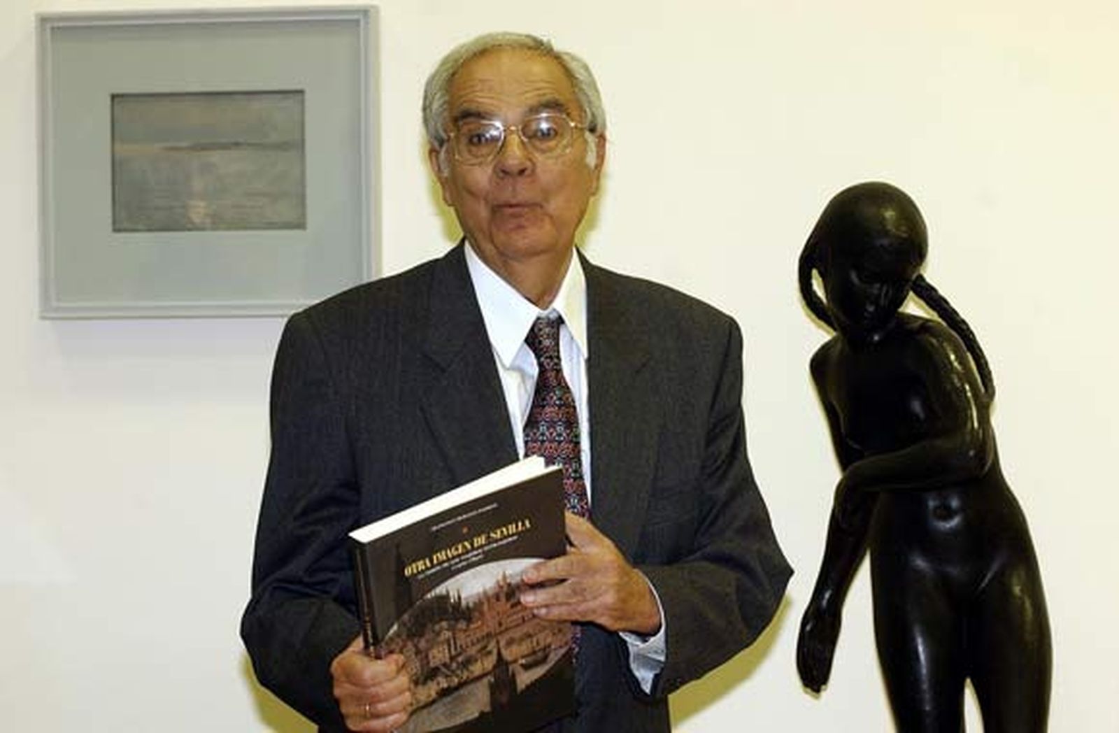 El Ayuntamiento muestra sus condolencias por la muerte de Padrón