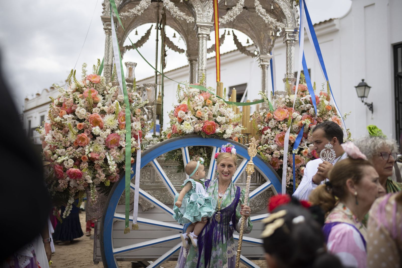 El Rocío 2023: Imágenes de ambiente en la aldea durante la presentación de las Hermandades