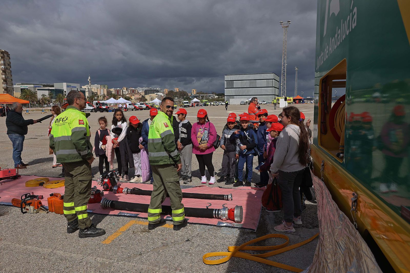 Imágenes del Día Europeo del 112 celebrado en el Puerto de Algeciras