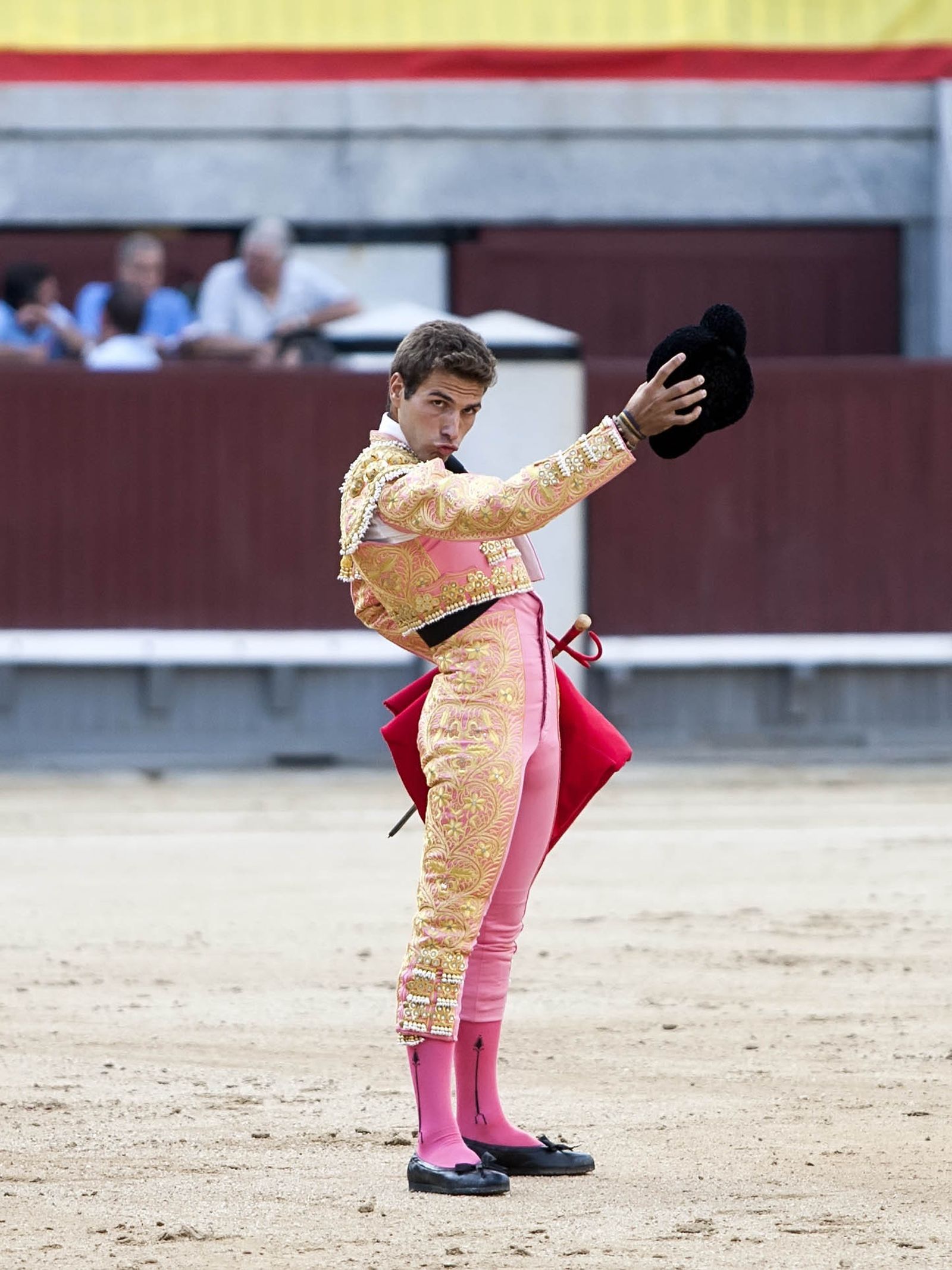 Miguel Ángel León, quien ayer comenzó con éxito su etapa como matador de toros.