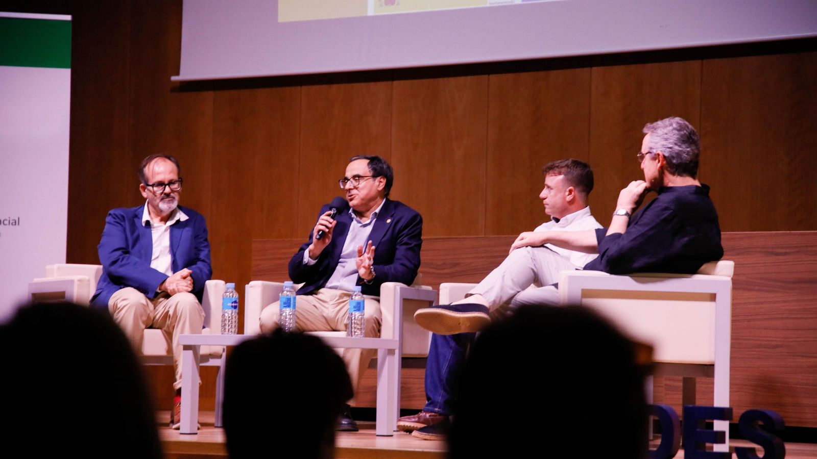 El rector de la UAL, José Céspedes, participó en la presentación del documental
