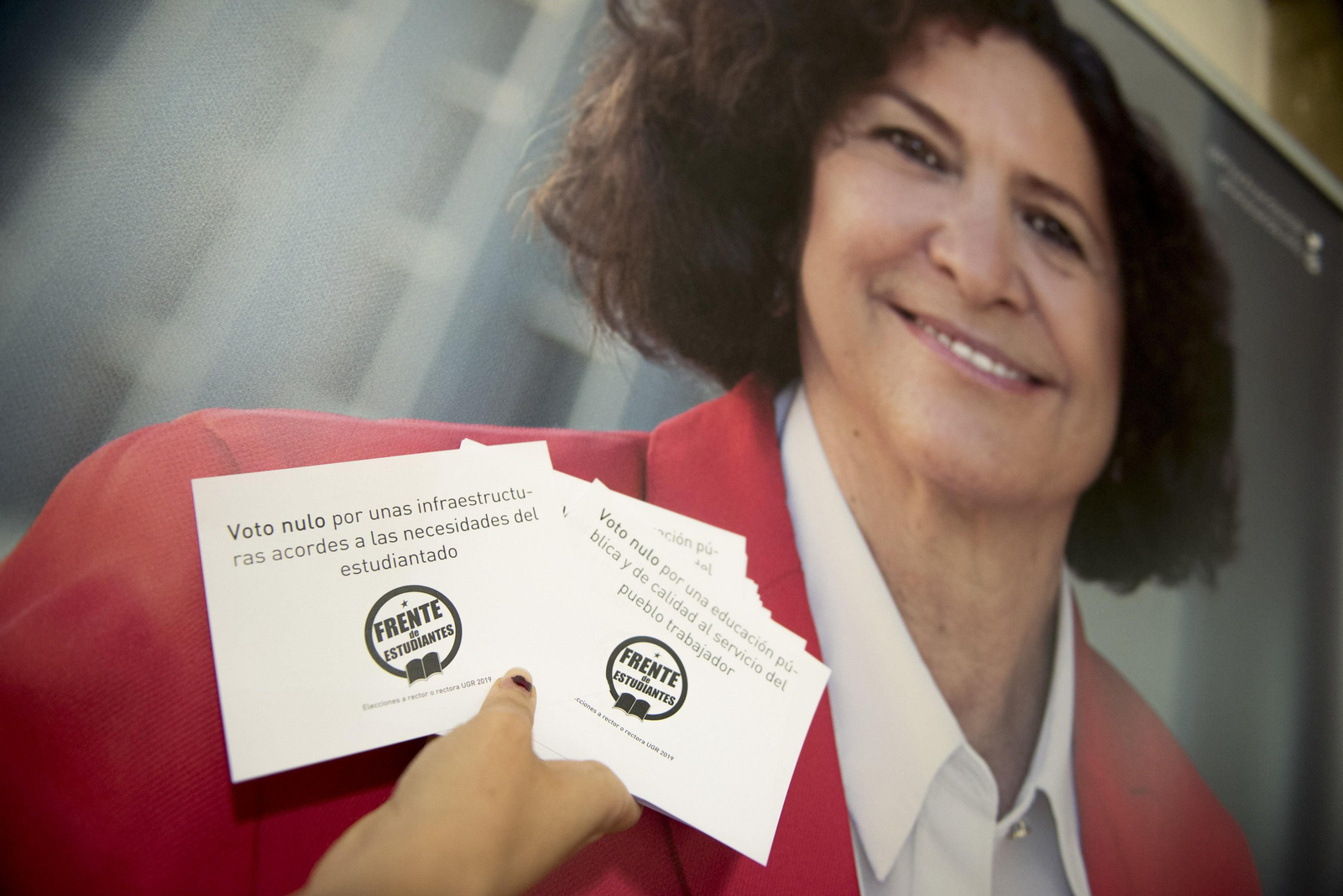 Un cartel de Pilar Aranda