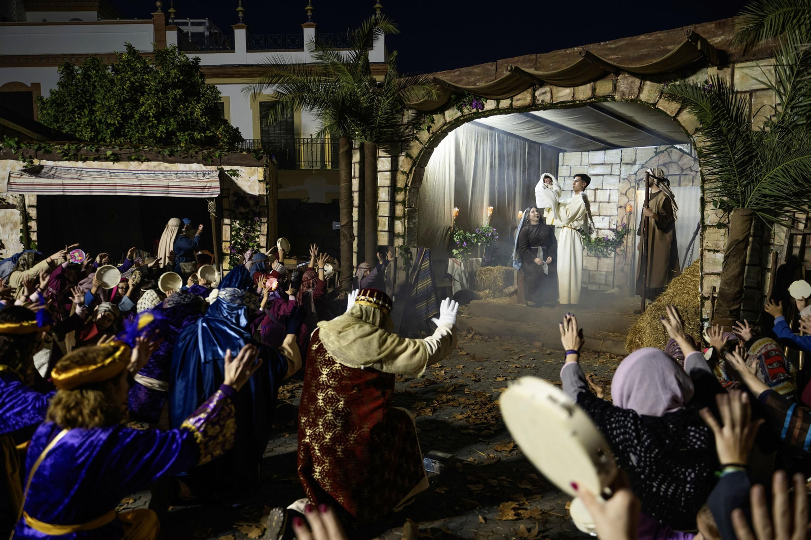 Momento en que el Niño es adorado por los pastorcitos