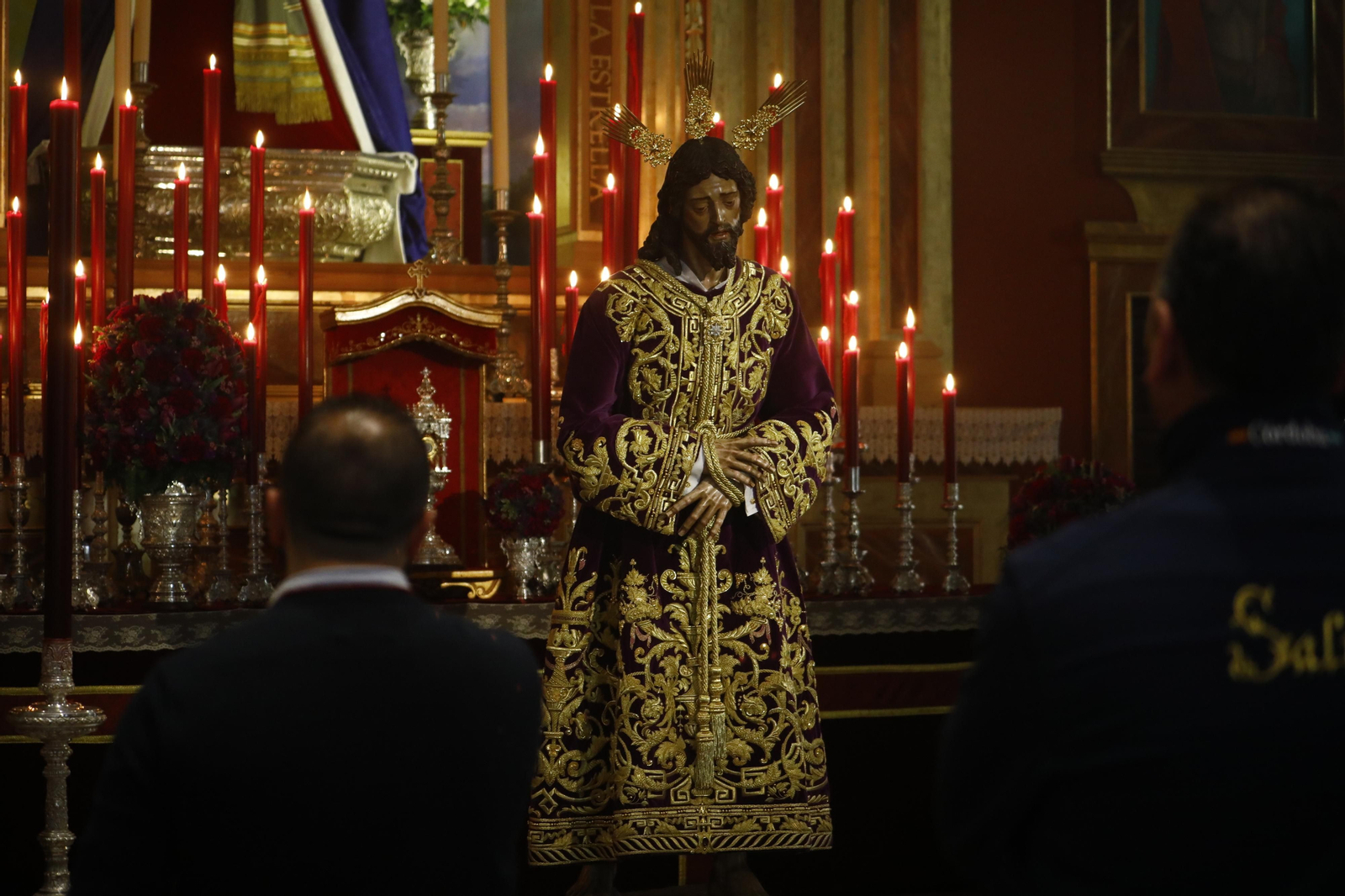 El besamanos al Señor de la Redención de Córdoba, en imágenes