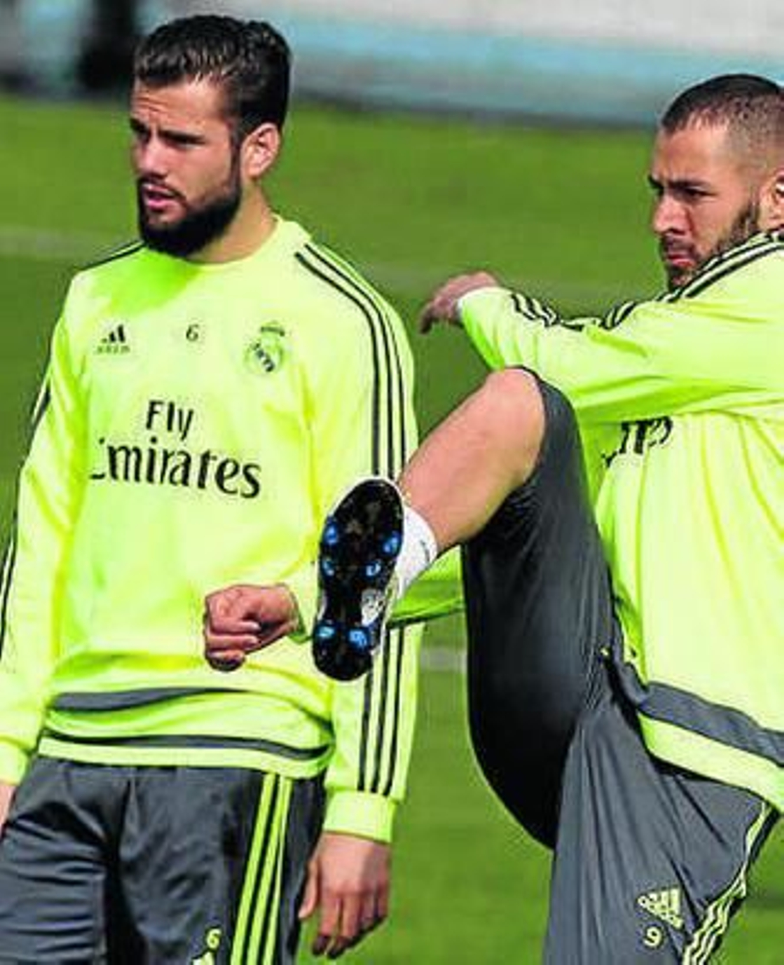 Nacho, junto a Benzema.