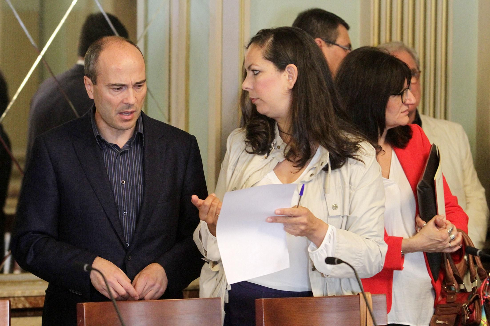 Imágenes de la Mesa de los Fosfoyesos celebrada en el ayuntamiento
