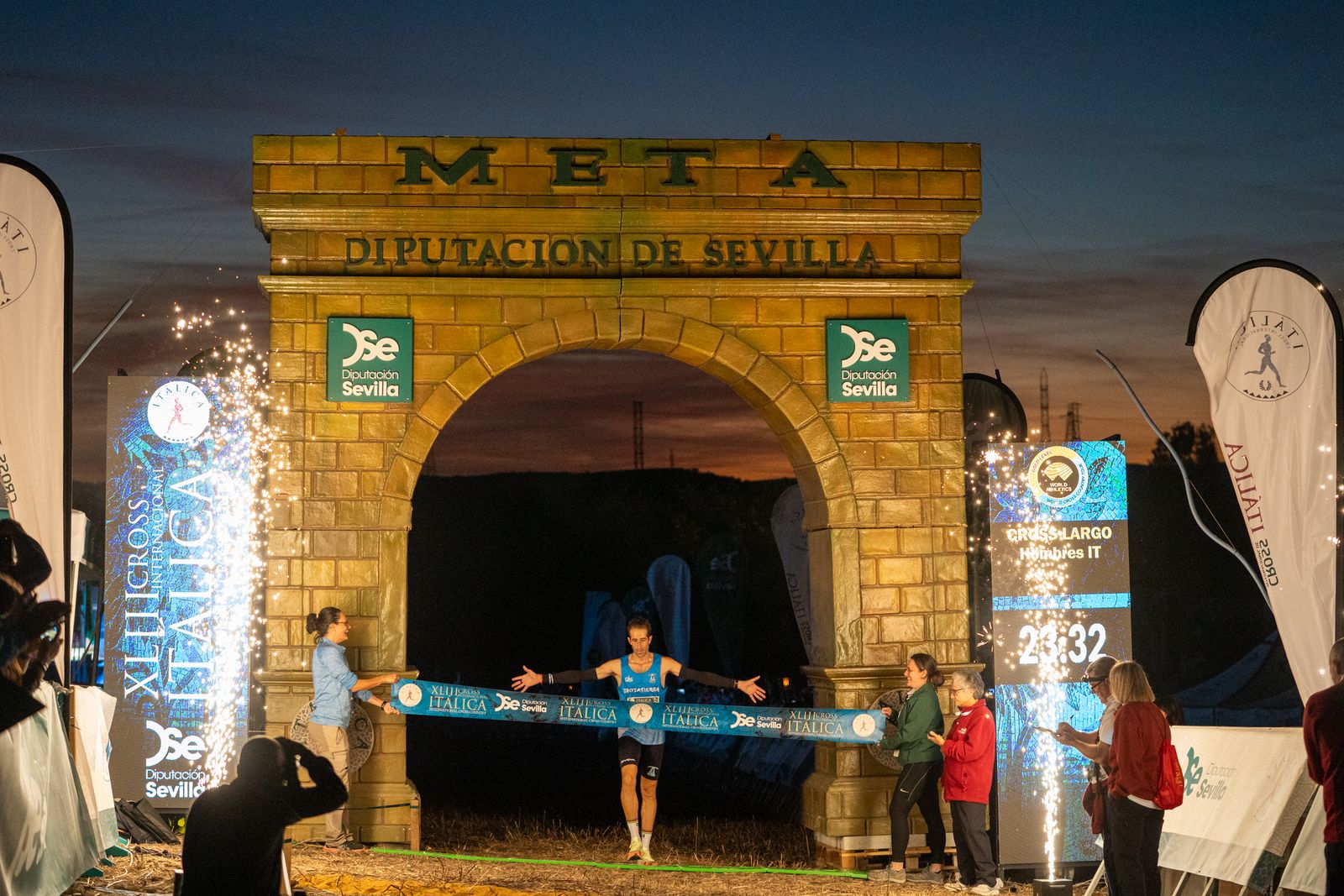 Las fotos de la prueba nocturna del Cross de Itálica