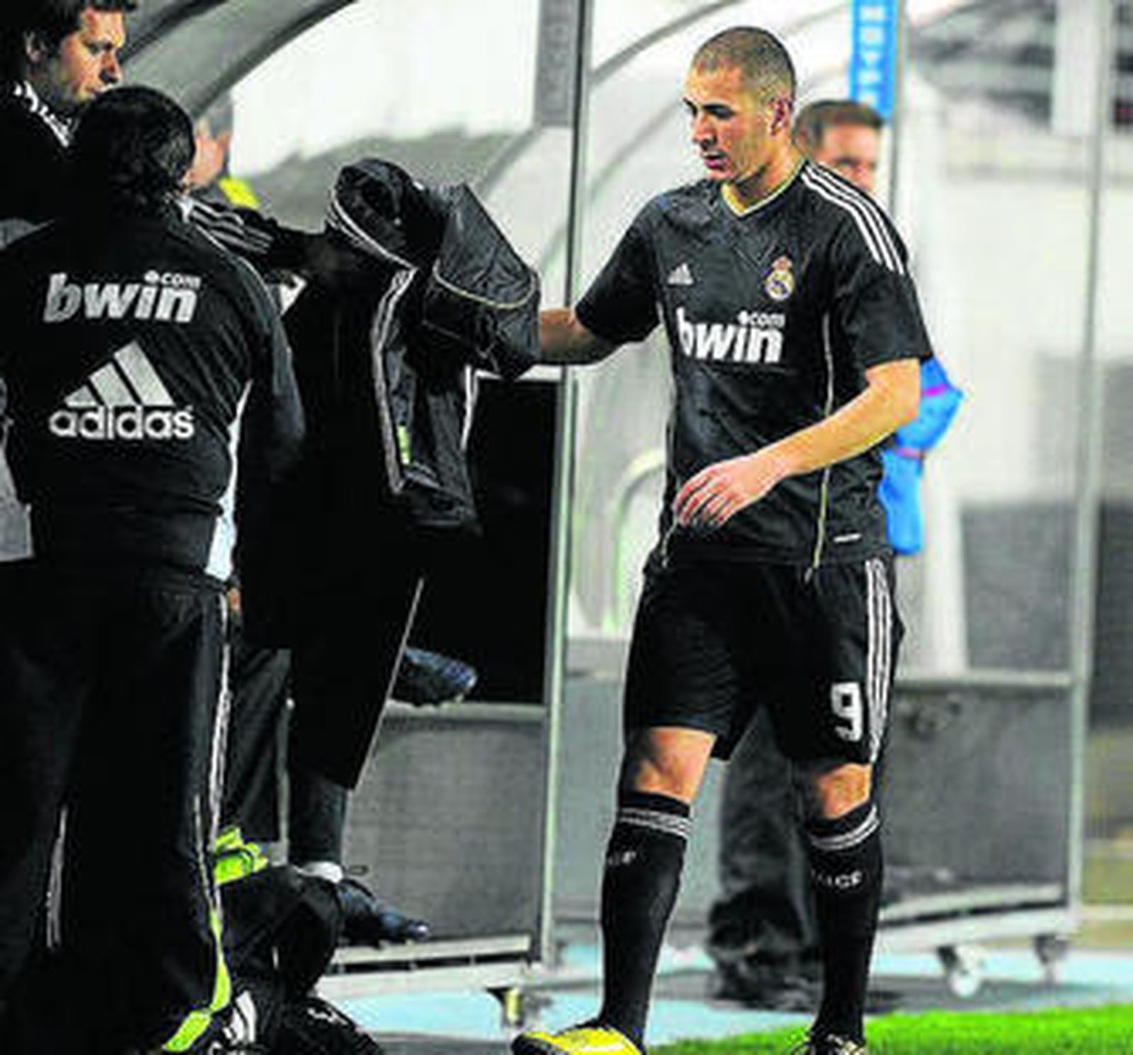 Benzema, en el momento del cambio en Murcia.