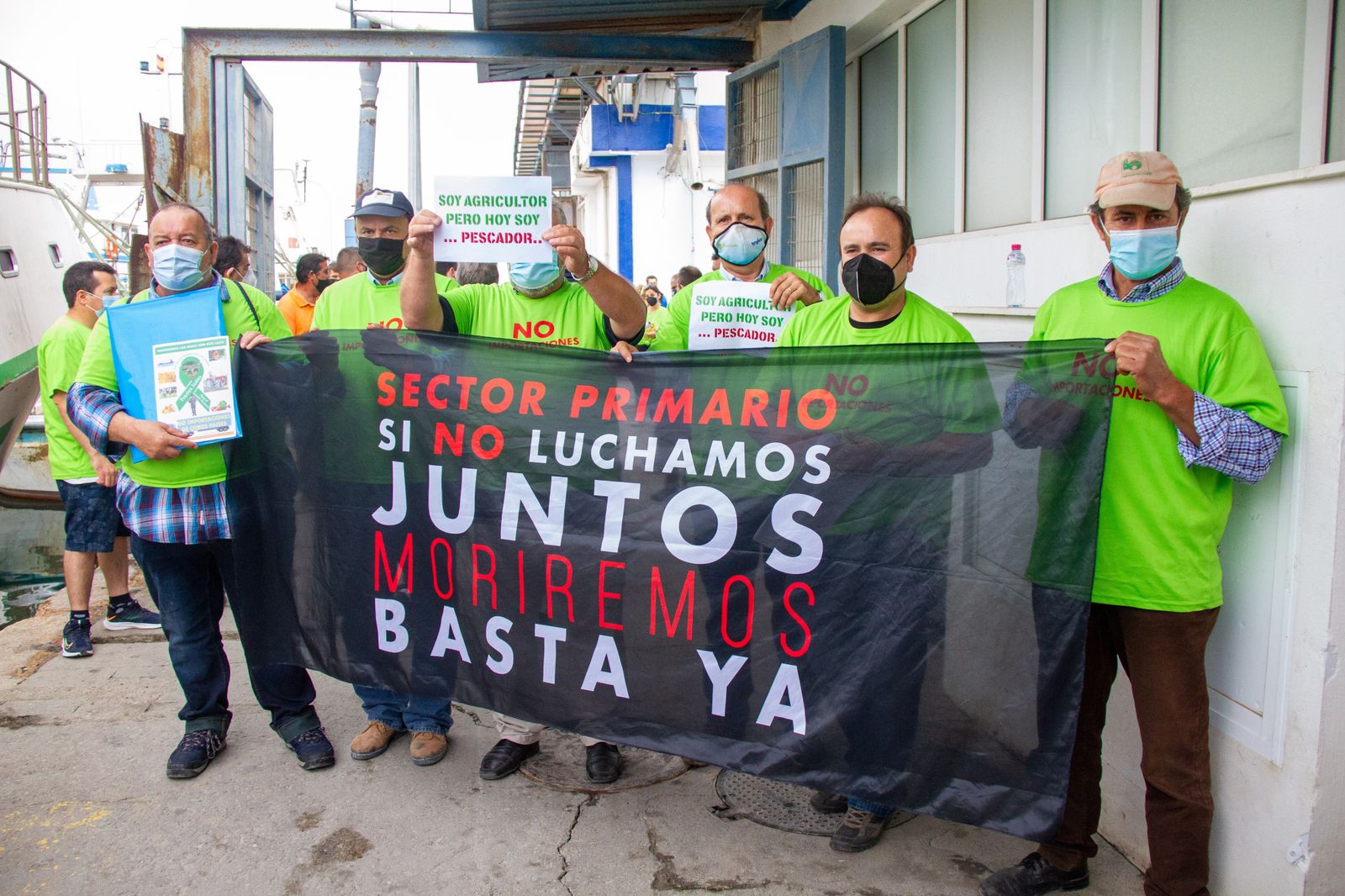 Agricultores secunda el paro general de los pescadores