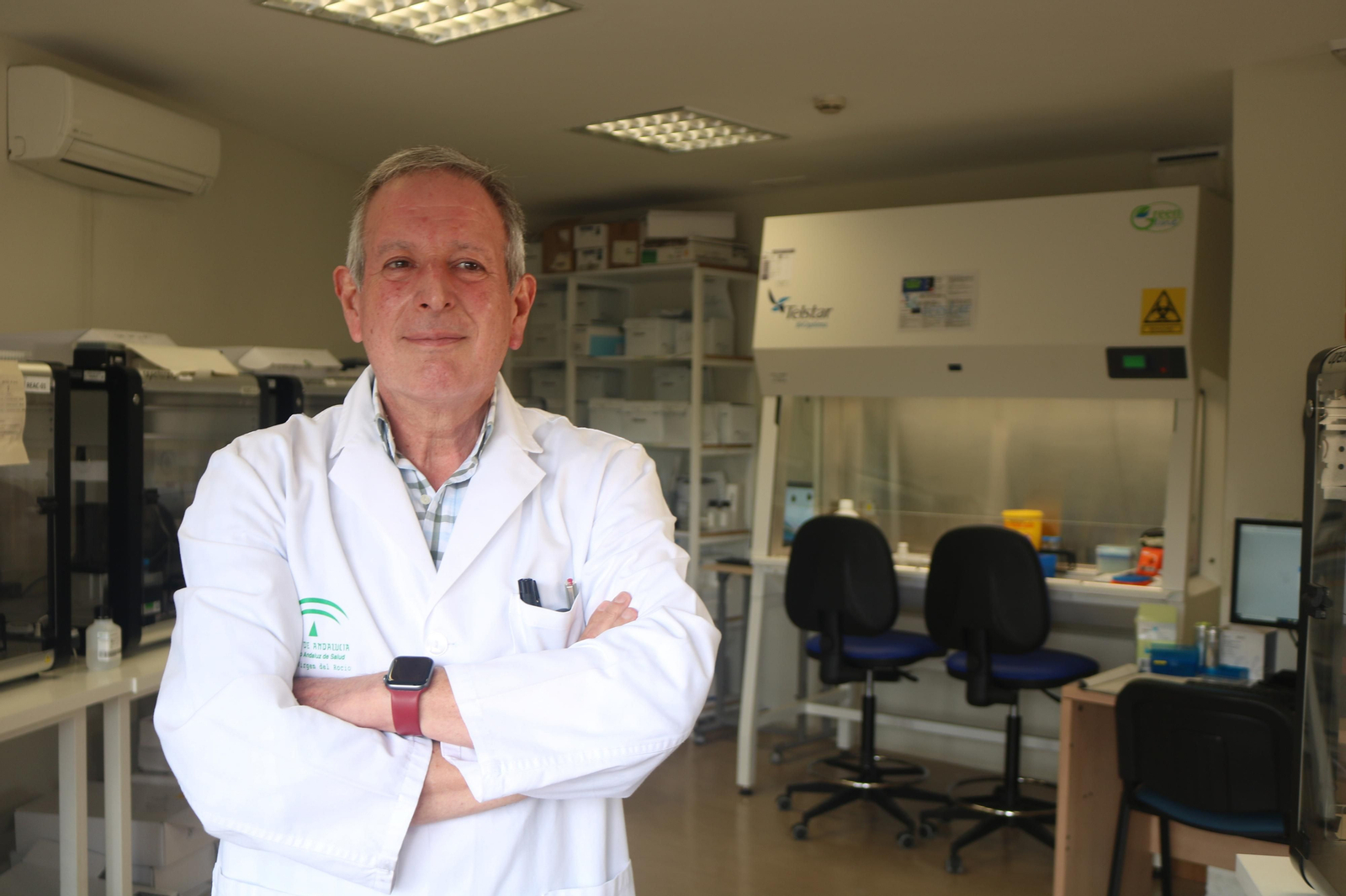El jefe de Servicio de Microbiología del Hospital Virgen del Rocío, José Antonio Lepe.