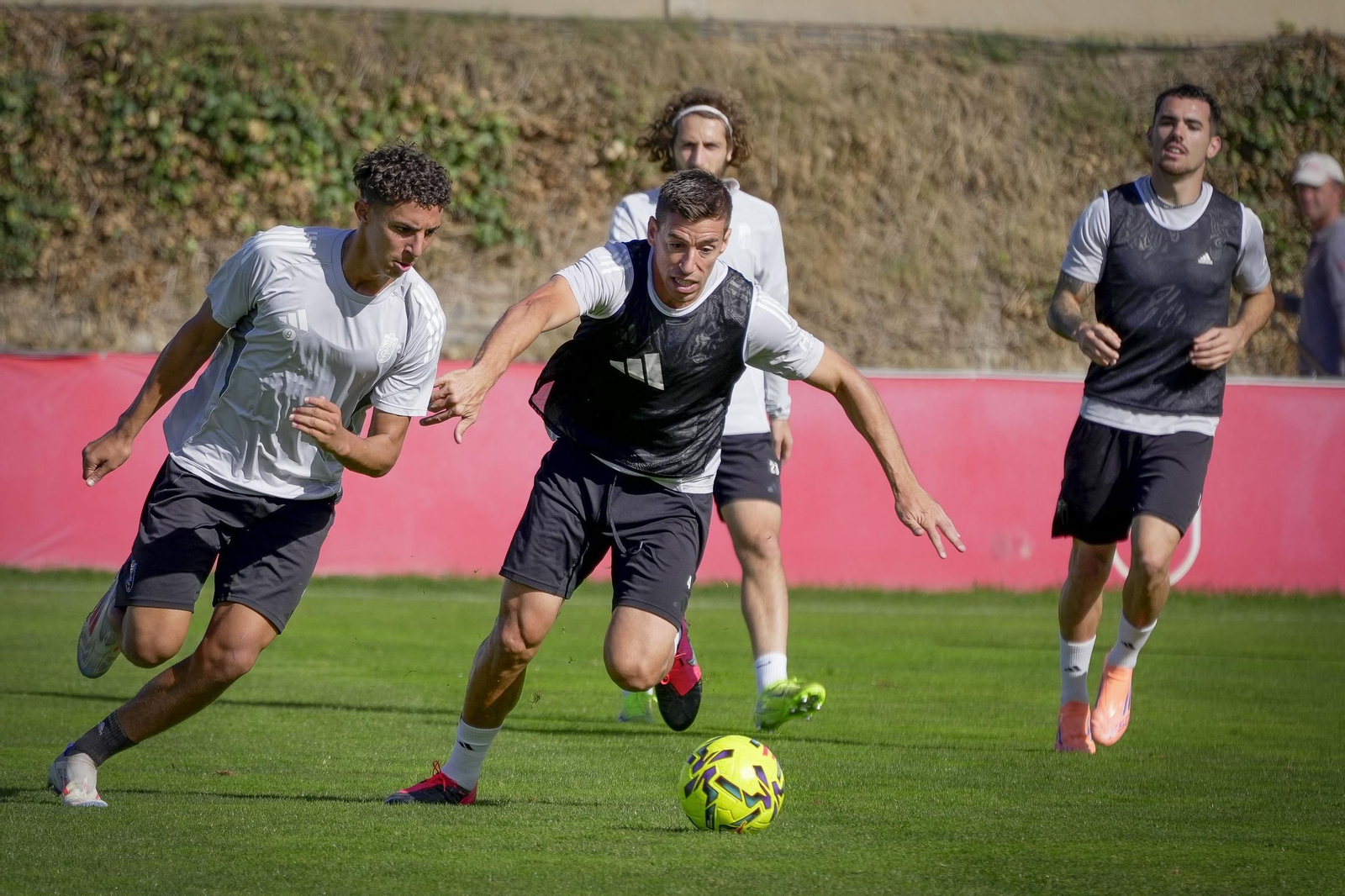 Las imágenes del entrenamiento del Granada CF